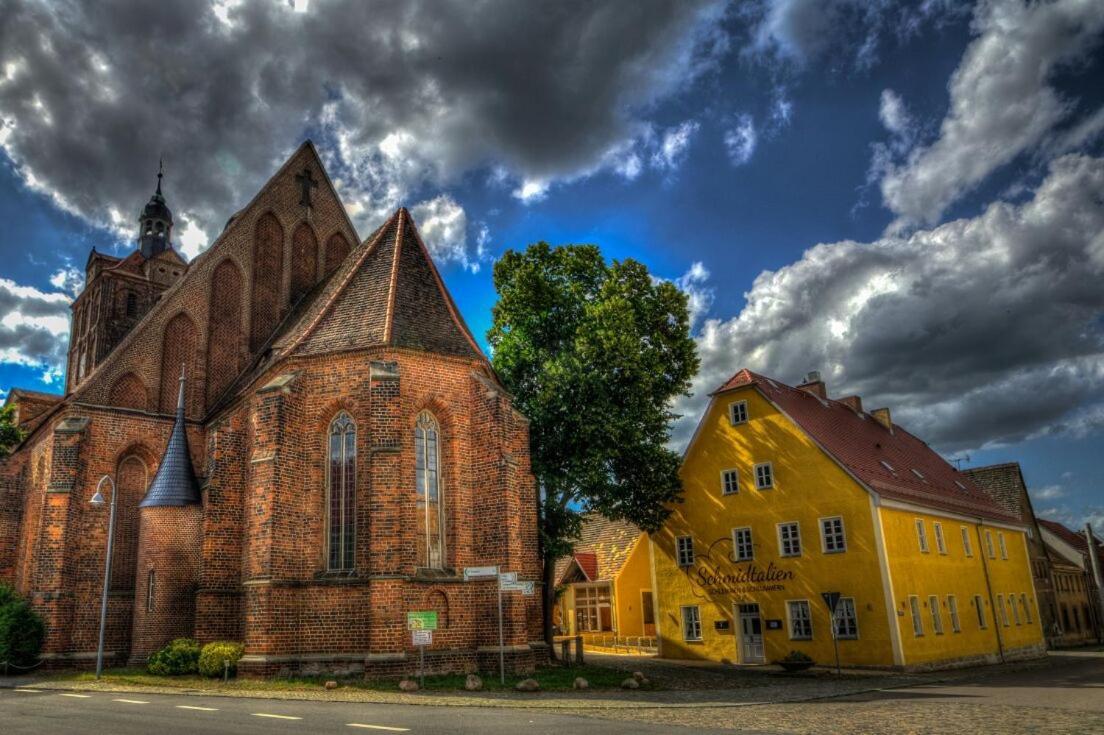 Schmidtalien Schlemmen Und Schlummern Dommitzsch Bagian luar foto