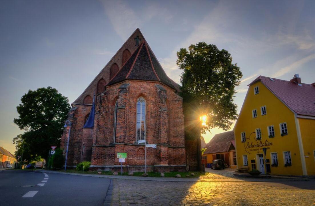 Schmidtalien Schlemmen Und Schlummern Dommitzsch Bagian luar foto